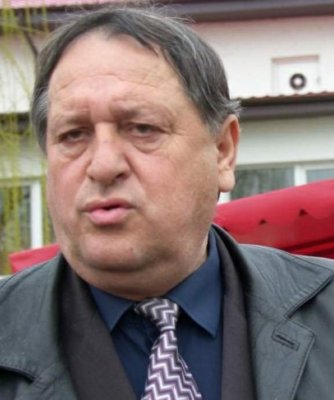 Fiul primarului din Ciobanu a dat cu maşina bulgărească în stâlp